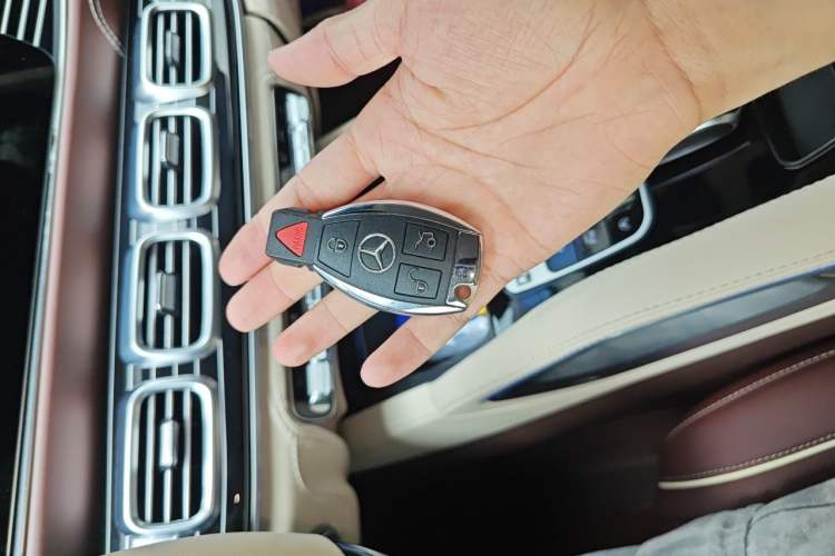 Used Mercedes-Benz GLS-Class  Vehicle Key