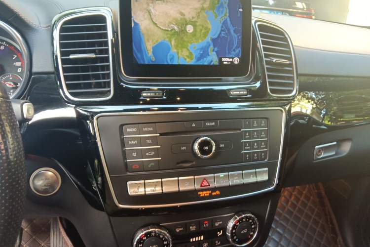 Used Mercedes-Benz GLS-Class 2019 GLS 450 7-seater U.S. specification Audio And AC Panel