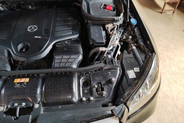Used Mercedes-Benz GLS-Class  Engine Bay Left