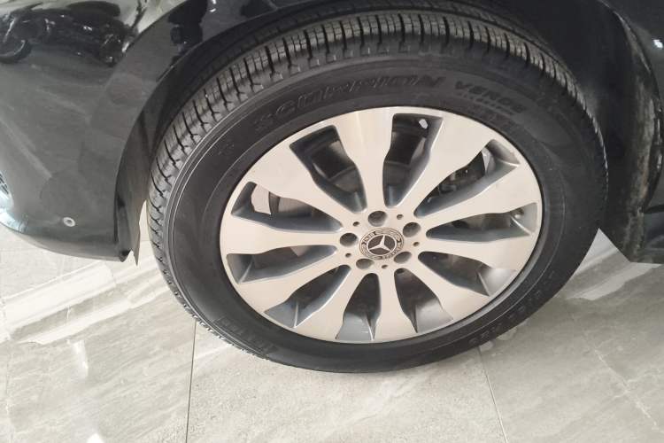 Used Mercedes-Benz GLS-Class 2019 GLS 450 7-seater U.S. specification Left Front Wheel Hub