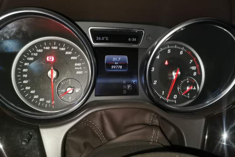 Used Mercedes-Benz GLS-Class 2019 GLS450 P01 Exterior Lighting Radar Package US Specification Odometer Close Up