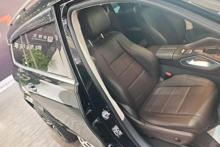 Used Mercedes-Benz GLS-Class 2019 GLS 450 7-seater U.S. specification Right Front Seat