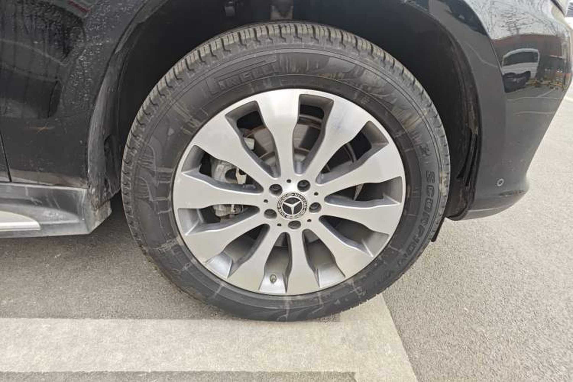 Used Mercedes-Benz GLS-Class 2019 GLS 450 7-seater U.S. specification Right Front Wheel Hub