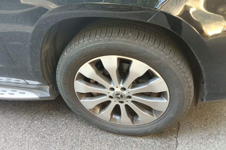 Used Mercedes-Benz GLS-Class 2019 GLS 450 7-seater U.S. specification Right Front Wheel Hub