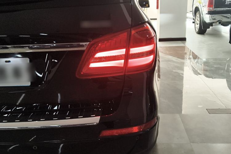 Used Mercedes-Benz GLS-Class 2019 GLS 450 7-seater U.S. specification Right Rear Taillight