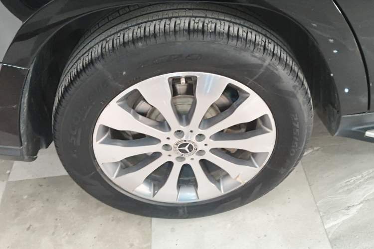 Used Mercedes-Benz GLS-Class 2019 GLS 450 7-seater U.S. specification Right Rear Wheel Hub
