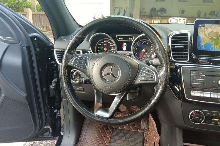 Used Mercedes-Benz GLS-Class 2019 GLS 450 7-seater U.S. specification Steering Wheel