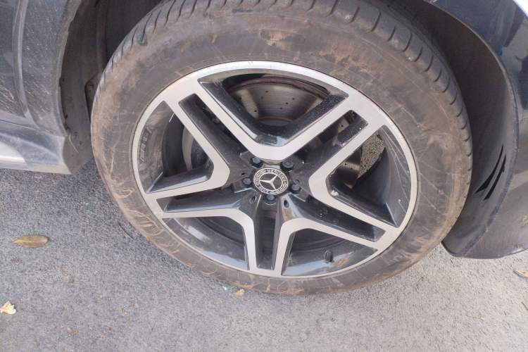 Used Mercedes-Benz GLS-Class 2019 GLS 450 7-seater U.S. specification Right Front Wheel Hub