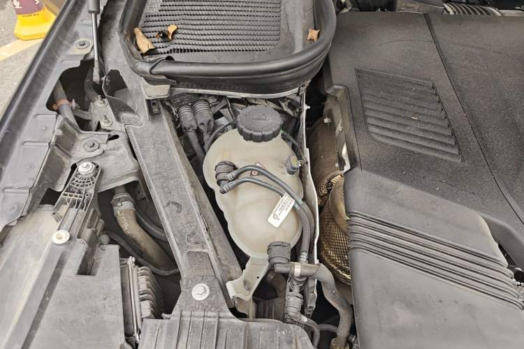 Used Mercedes-Benz GLS-Class  Engine Bay Right