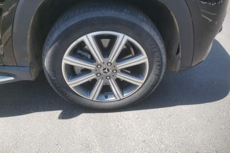 Used Mercedes-Benz GLS-Class 2020 GLS 450 6-seater panoramic roof 20-inch wheels U.S. specification Right Front Wheel Hub