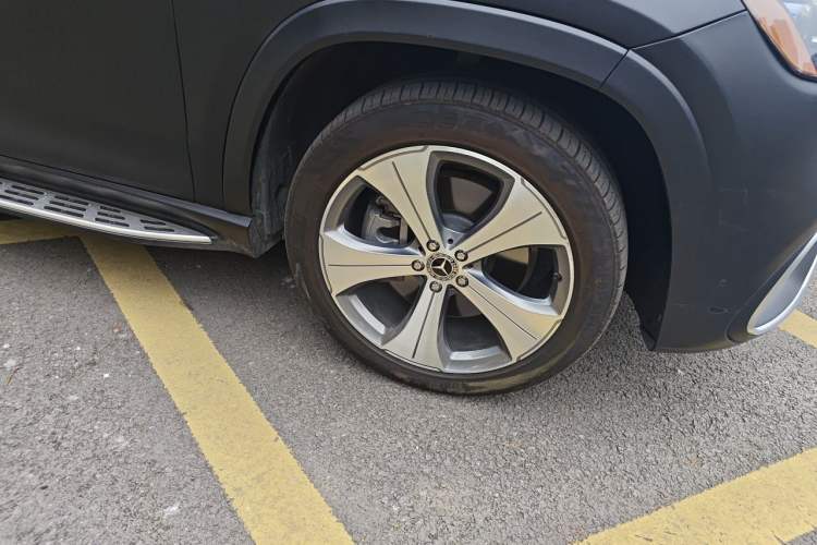Used Mercedes-Benz GLS-Class  Right Front Wheel Hub