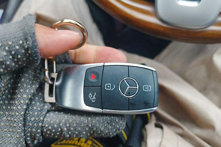 Used Mercedes-Benz GLS-Class  Vehicle Key