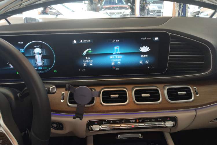 Used Mercedes-Benz GLS-Class 2021 GLS 450 7-seater U.S. specification Audio And AC Panel