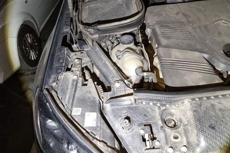 Used Mercedes-Benz GLS-Class  Engine Bay Right
