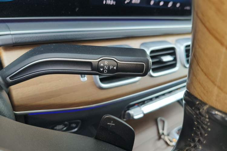 Used Mercedes-Benz GLS-Class  Gear Lever