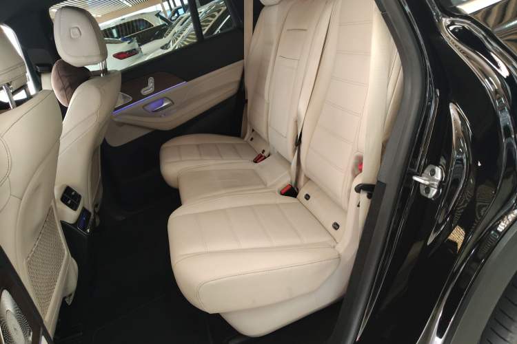 Used Mercedes-Benz GLS-Class 2021 GLS 450 7-seater U.S. specification Left Rear Seat