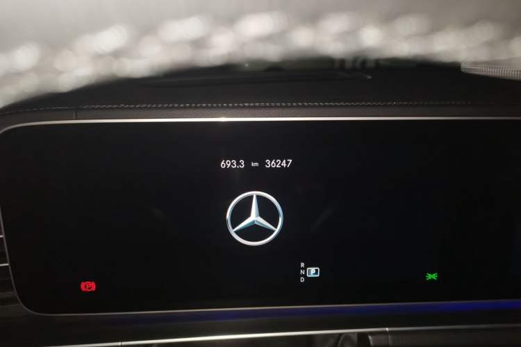 Used Mercedes-Benz GLS-Class 2021 GLS 450 7-seater U.S. specification Odometer Close Up