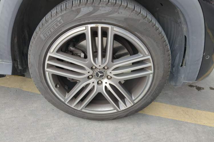 Used Mercedes-Benz GLS-Class  Right Front Wheel Hub