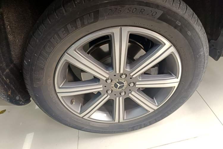Used Mercedes-Benz GLS-Class 2021 GLS 450 7-seater panoramic roof 20-inch wheels US specification Right Rear Wheel Hub