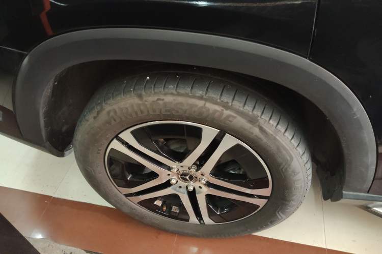 Used Mercedes-Benz GLS-Class 2021 GLS 450 7-seater U.S. specification Right Rear Wheel Hub
