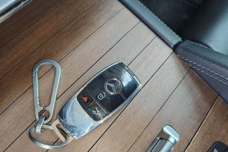 Used Mercedes-Benz GLS-Class  Vehicle Key
