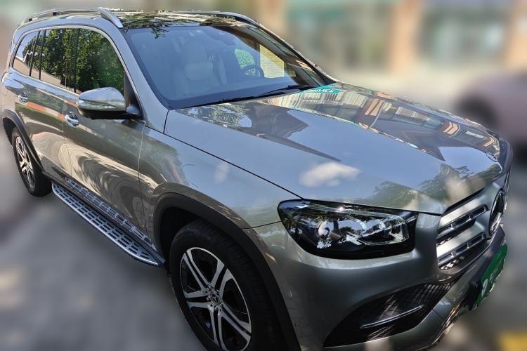 Used Mercedes-Benz GLS-Class  Front Right 45 Deg