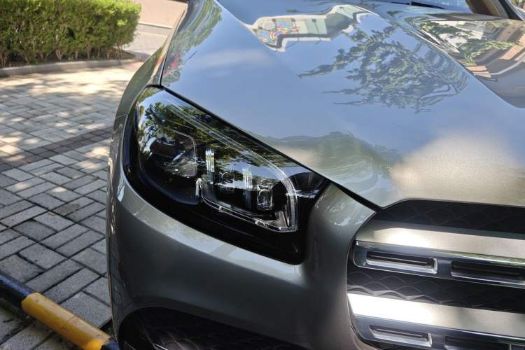 Used Mercedes-Benz GLS-Class  Right Front Headlight