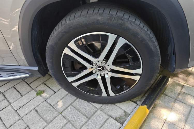 Used Mercedes-Benz GLS-Class  Right Front Wheel Hub