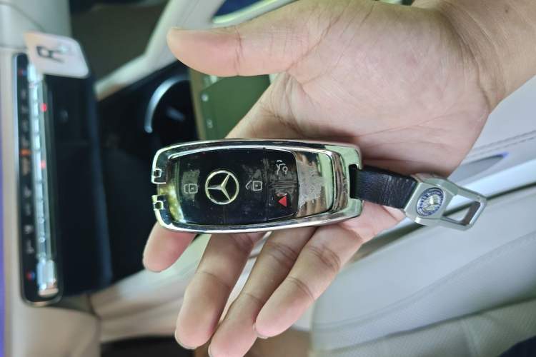 Used Mercedes-Benz GLS-Class  Vehicle Key