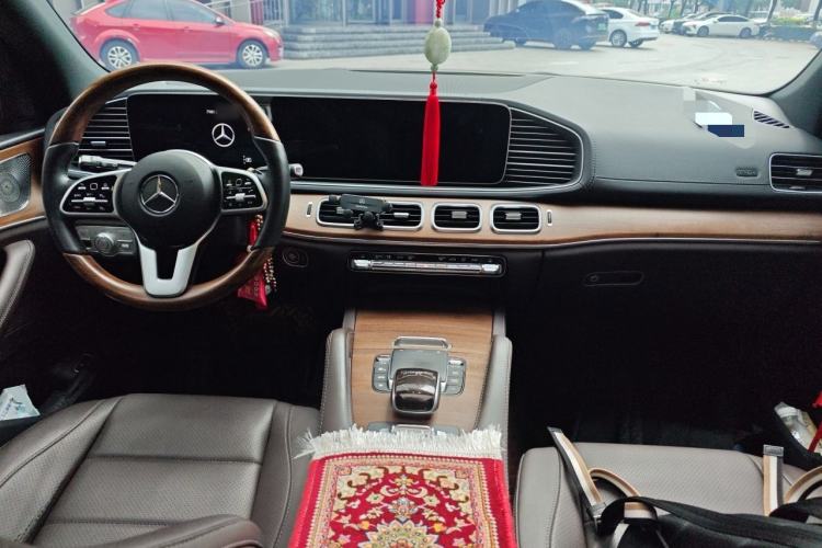 Used Mercedes-Benz GLS-Class  Center Console