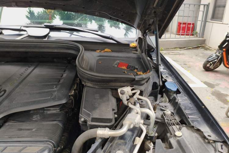 Used Mercedes-Benz GLS-Class  Engine Bay Left