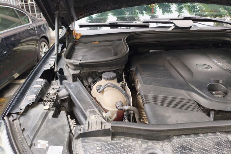 Used Mercedes-Benz GLS-Class  Engine Bay Right