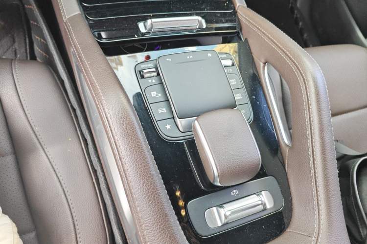 Used Mercedes-Benz GLS-Class 2022 GLS 450 7-seater small windows 21-inch wheels Mexican specification Gear Lever