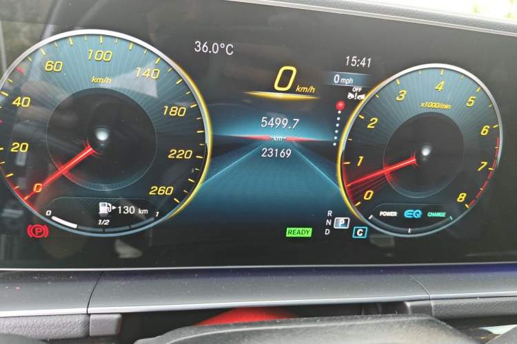 Used Mercedes-Benz GLS-Class 2022 GLS 450 7-seater small windows 21-inch wheels Mexican specification Odometer Close Up