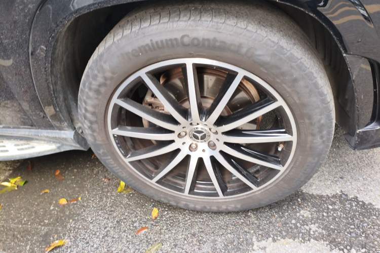 Used Mercedes-Benz GLS-Class  Right Front Wheel Hub