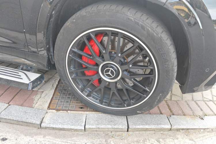 Used Mercedes-Benz GLS-Class 2022 GLS 450 7-seater small windows 21-inch wheels Mexican specification Right Front Wheel Hub