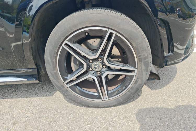 Used Mercedes-Benz GLS-Class 2022 GLS450 6-seater panoramic roof 21-inch wheels US specification Right Front Wheel Hub