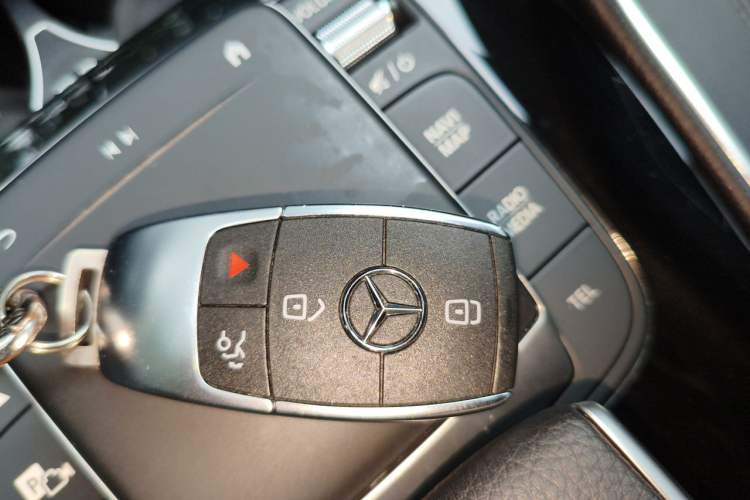 Used Mercedes-Benz GLS-Class  Vehicle Key