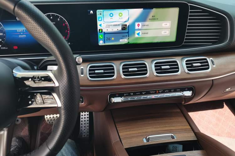 Used Mercedes-Benz GLS-Class 2023 GLS 450 7-seater U.S. specification Audio And AC Panel