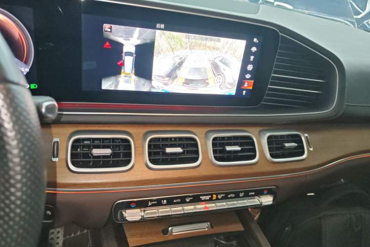 Used Mercedes-Benz GLS-Class 2023 GLS 450 6-seater U.S. version Audio And AC Panel