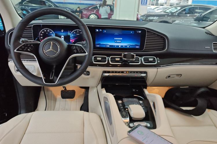 Used Mercedes-Benz GLS-Class 2023 GLS 450 6-seater U.S. version Center Console
