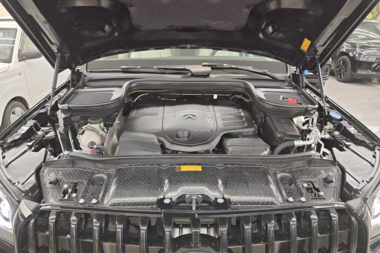 Used Mercedes-Benz GLS-Class 2023 GLS 450 6-seater U.S. version Engine Bay