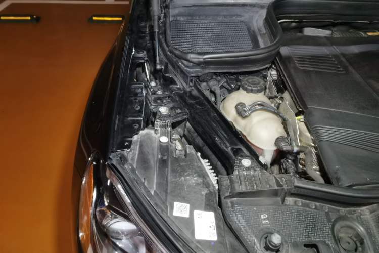 Used Mercedes-Benz GLS-Class 2023 GLS 450 7-seater U.S. specification Engine Bay Right