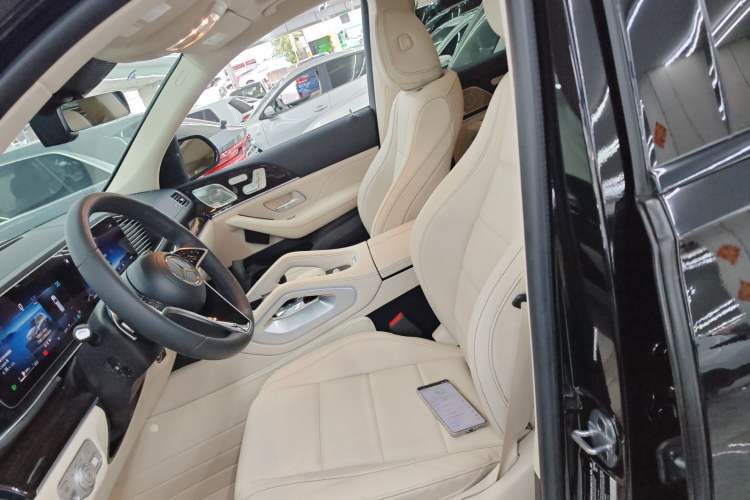 Used Mercedes-Benz GLS-Class 2023 GLS 450 6-seater U.S. version Left Front Seat