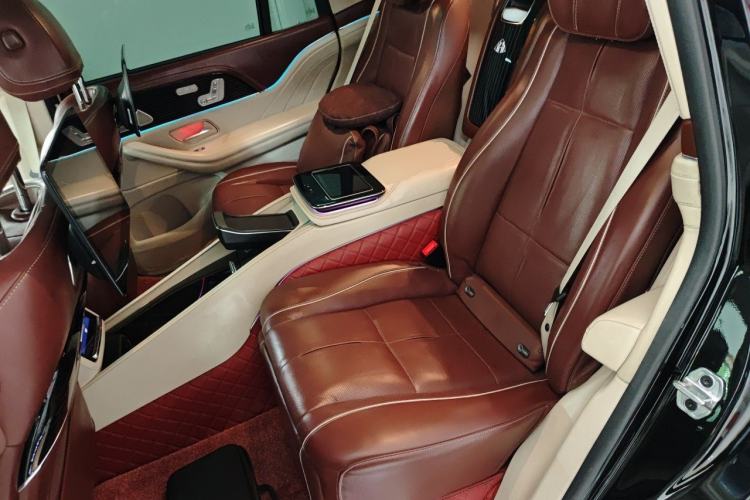 Used Mercedes-Benz GLS-Class 2023 GLS 450 4-seater U.S. version Left Rear Seat