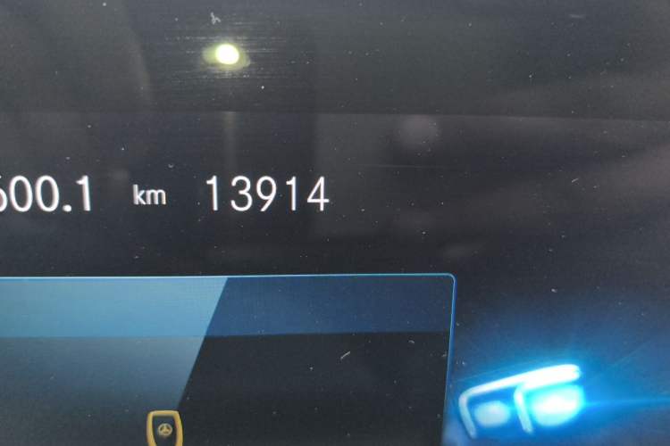 Used Mercedes-Benz GLS-Class  Odometer Close Up