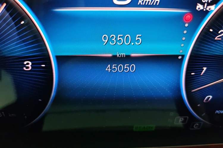 Used Mercedes-Benz GLS-Class 2023 GLS 450 4-seater U.S. version Odometer Close Up