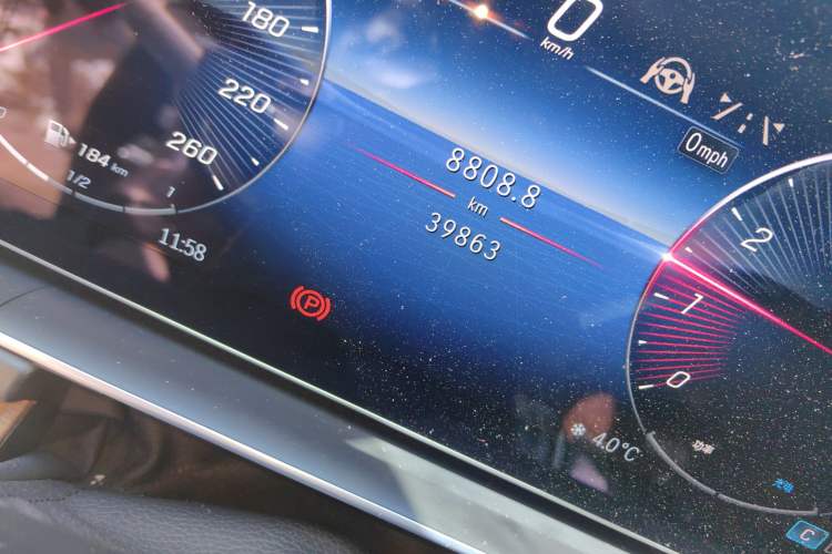 Used Mercedes-Benz GLS-Class 2023 GLS 450 4MATIC Stylish Model Odometer Close Up