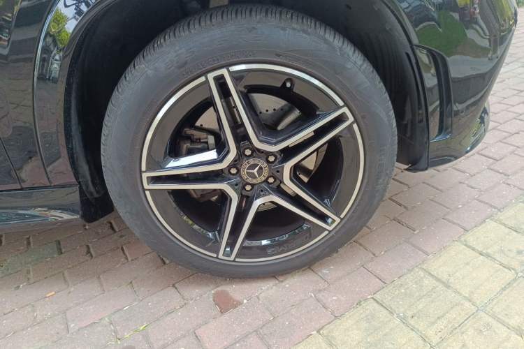 Used Mercedes-Benz GLS-Class 2023 GLS 450 7-seater AMG Package U.S. specification Right Front Wheel Hub