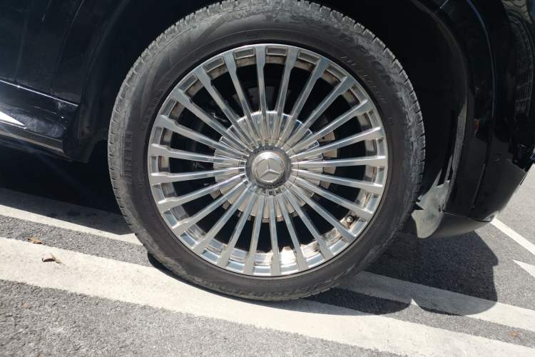 Used Mercedes-Benz GLS-Class 2023 GLS 450 7-seater U.S. specification Right Front Wheel Hub